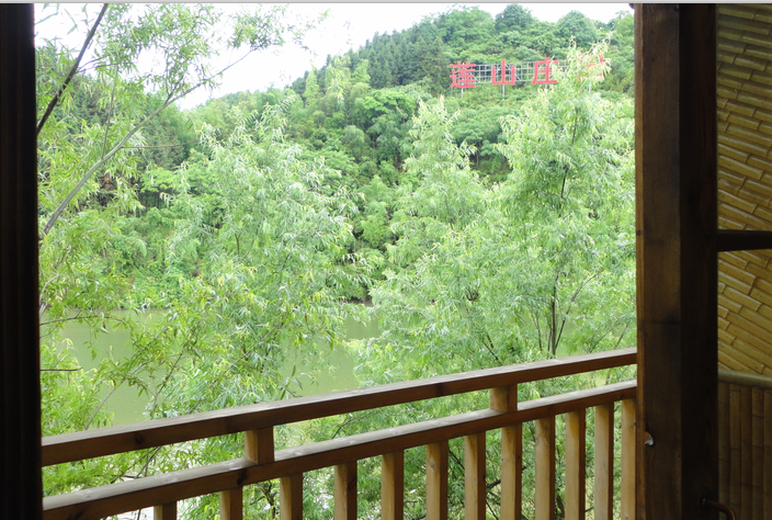 臨江觀(guān)景陽(yáng)臺(tái)